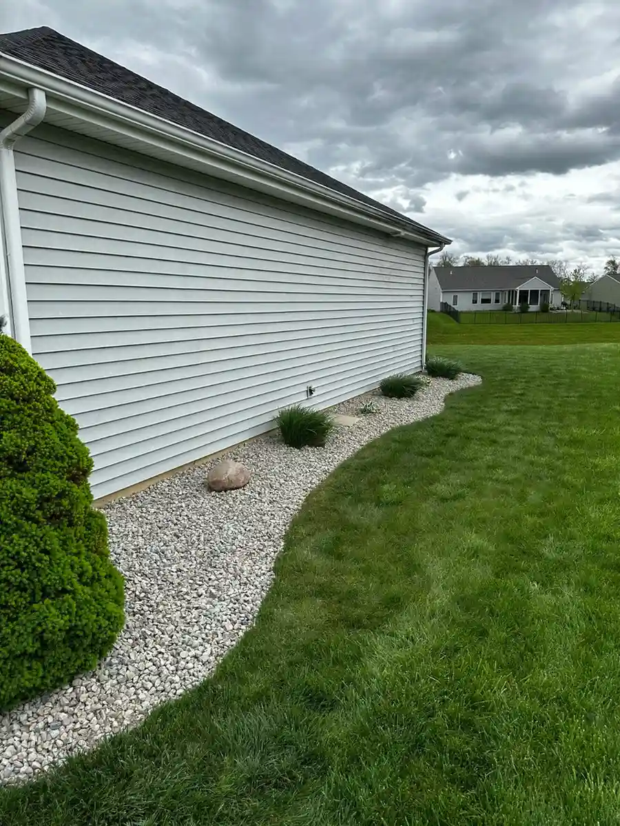 Beautiful landscaped yard 10